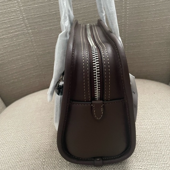 Coach Swing Zip Bag in colour silver/maple NWT - Picture 7 of 15